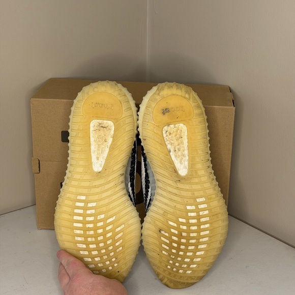 Adidas Yeezy Boost 350 V2 - White, Black, and Red - Picture 4 of 4
